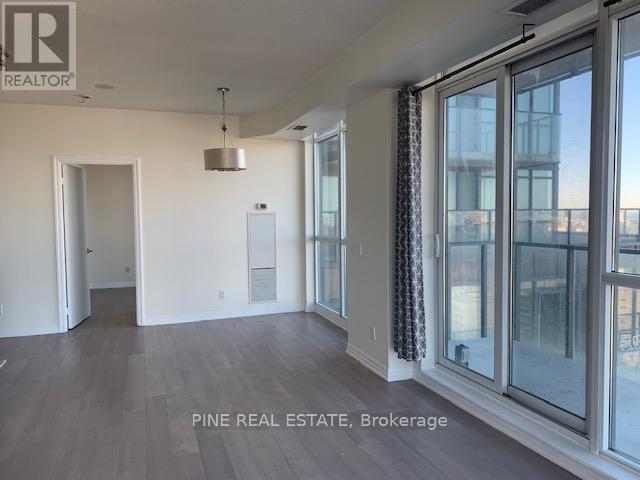 Photo du bâtiment - 770 Bay St.