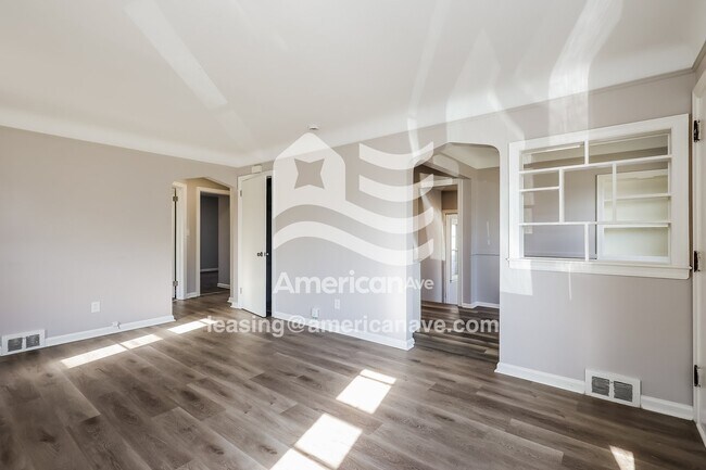 Foto del edificio - 23035 Donald Ave