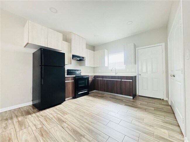 Building Photo - 18 Kentucky St