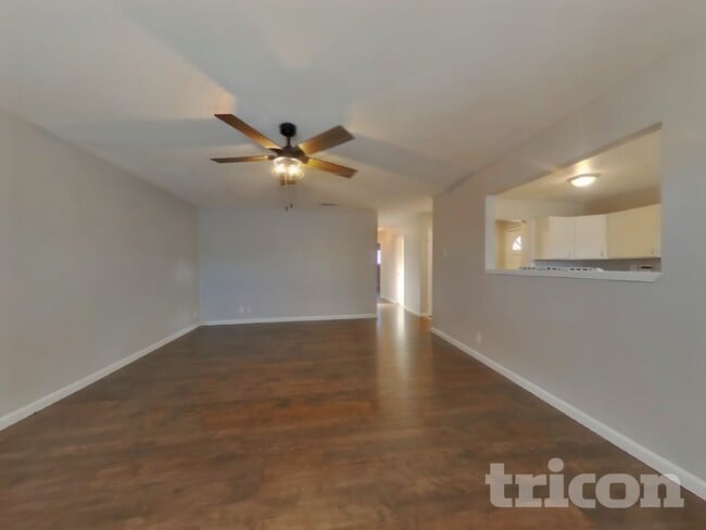 Foto del edificio - 916 Jacobsen St