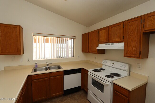 Building Photo - 10749 W Ruth Ave