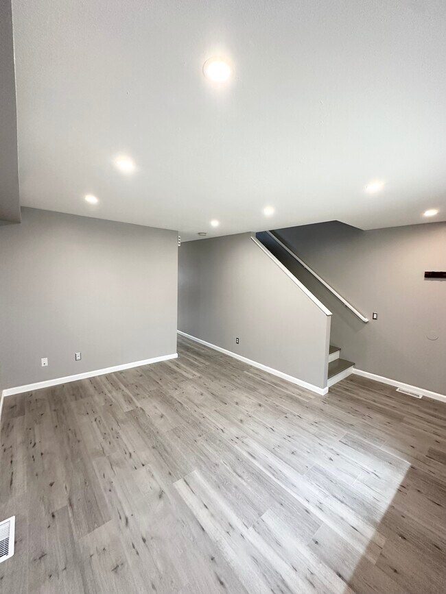 Building Photo - 9910 Grange Dr