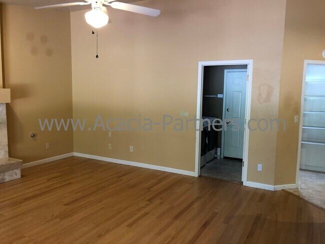 Building Photo - Four Bedroom Home in Ventana Shadows