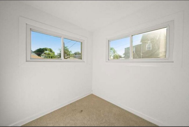 Foto del edificio - 2118 W 51st St