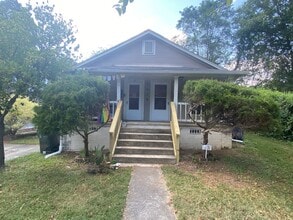 Building Photo - 1019 Sedgefield St