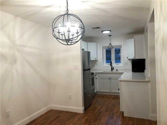 Foto del edificio - 728 Beverage Hill Ave