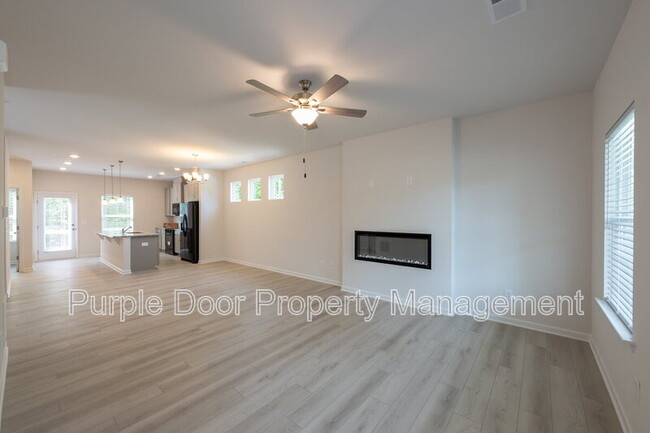 Building Photo - 1672 Eagle Dr