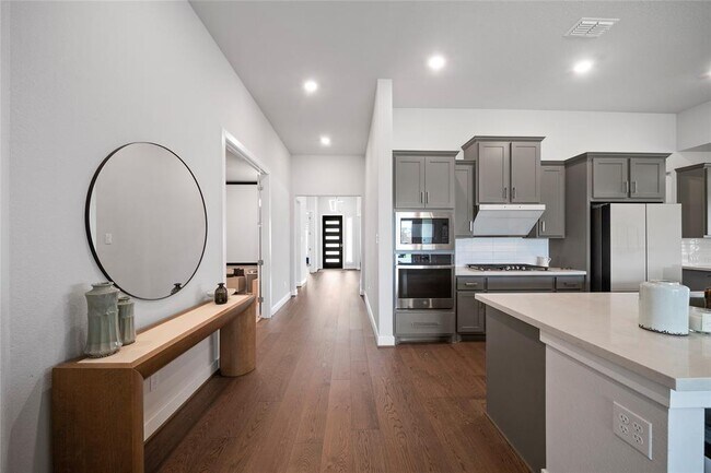 Foto del edificio - 1682 Sherwood Glen Dr