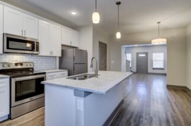 Foto del edificio - 609 Bristol Creek Dr