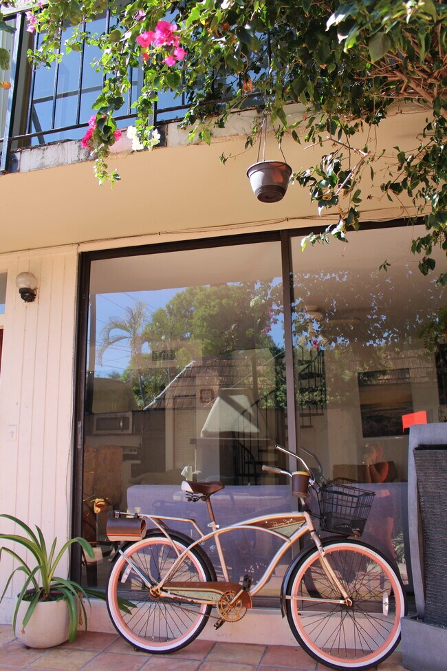 Foto del edificio - 3192 Bird Ave