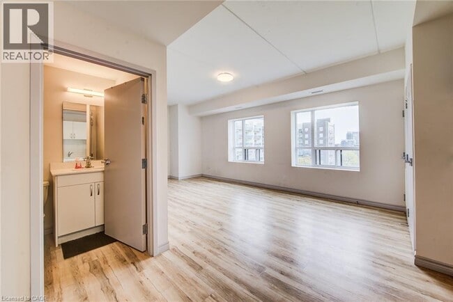 Building Photo - 269 Sunview St