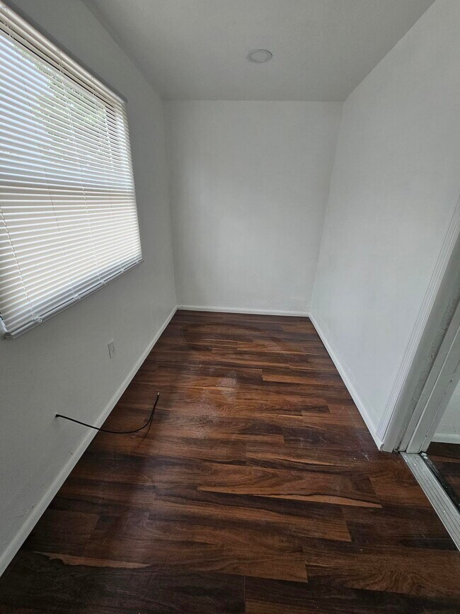 Building Photo - 148 W 14th St