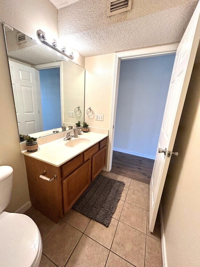 Building Photo - 53 Robys Dr