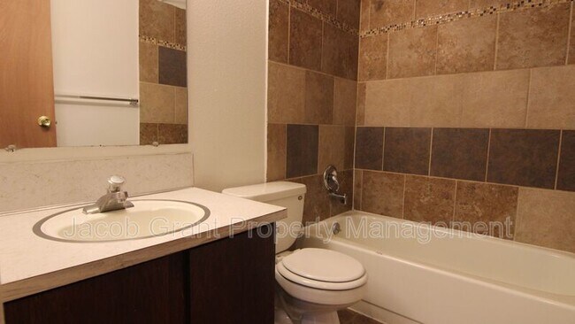 Foto del edificio - 779 May St