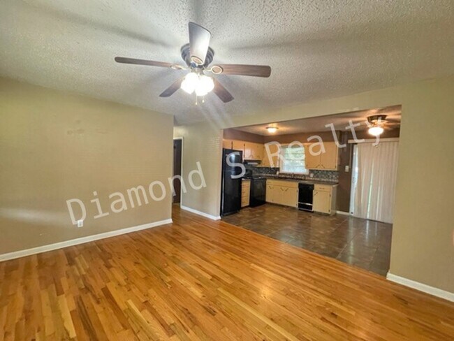 Foto del edificio - South Springfield 3 Bedroom Home Available Soon!