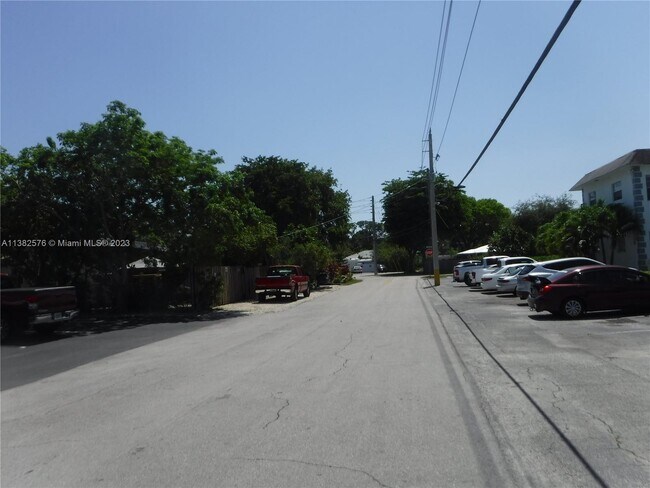 Foto del edificio - 1028 NE 39th Dr