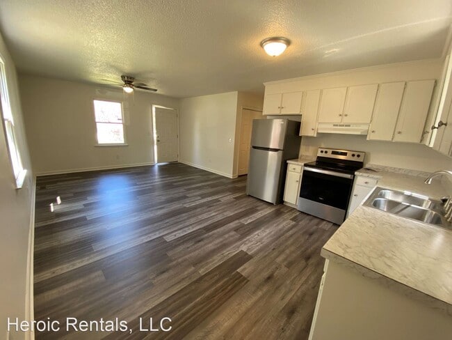 Building Photo - 2 br, 1 bath House - 118 E. James Street
