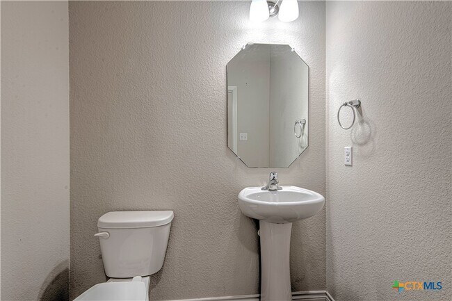 Foto del edificio - 6107 Lavaca Dr
