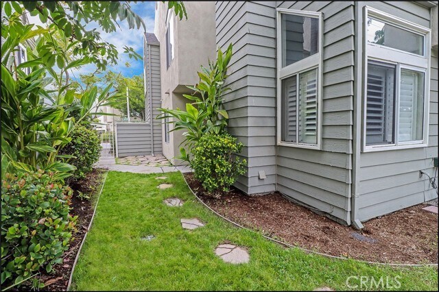 Building Photo - 34 Rainwood