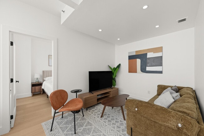 Building Photo - 19-23-23 St Marks Pl