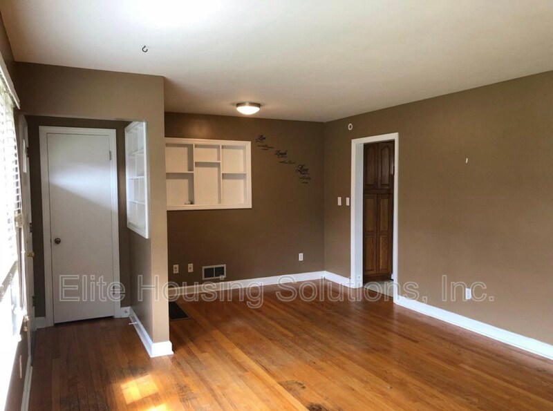 890 N 10th St, Wytheville, VA 24382 House Rental in Wytheville, VA