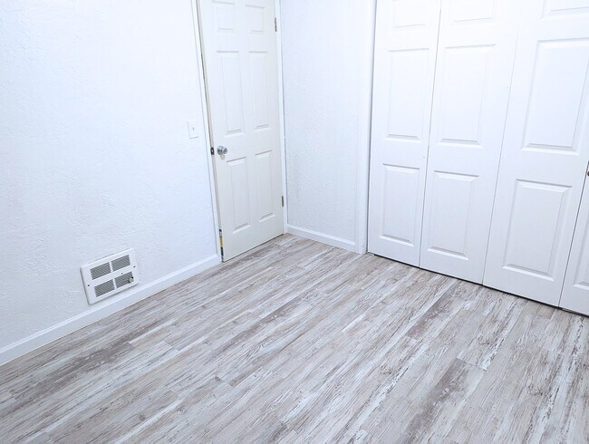 Foto del edificio - 63671 Harriet Rd