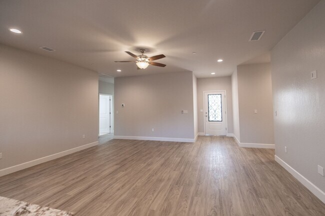 Foto del edificio - 814 N Palm St