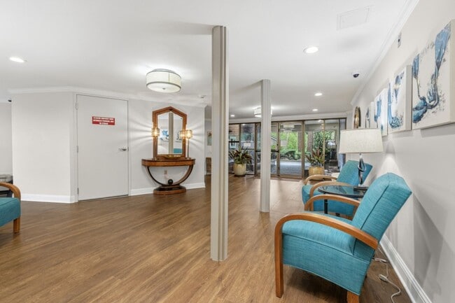 Building Photo - 1Bd/1Ba Edmonds Condo