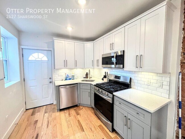 Foto del edificio - 3BR/1.5BA Home with Finished Basement Spac...