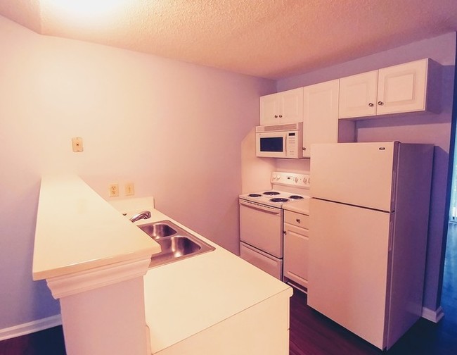Foto del edificio - 4115 Bloomdale Dr