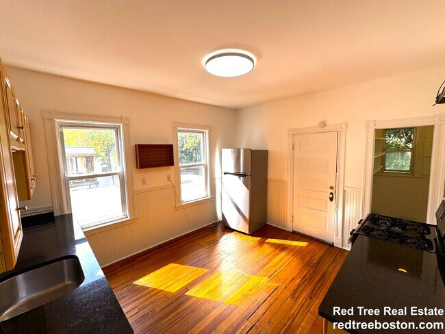 Foto del edificio - 67 Washburn Ave