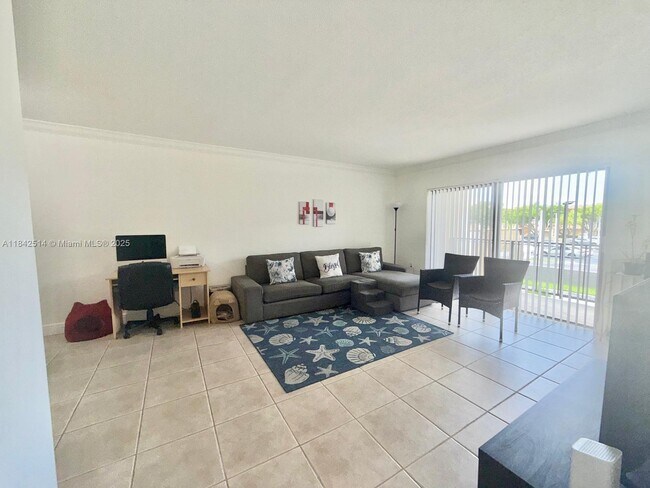 Foto del edificio - 10431 N Kendall Dr
