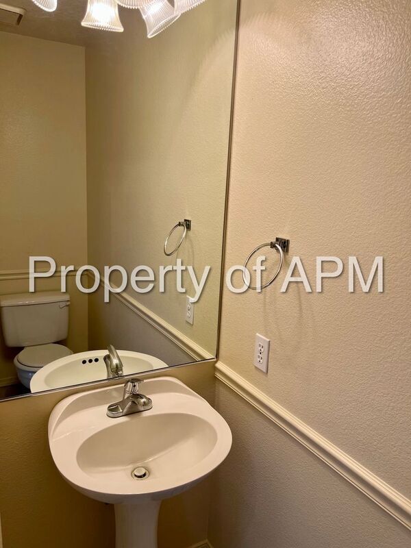 Foto del edificio - 7949 W Holt Ct