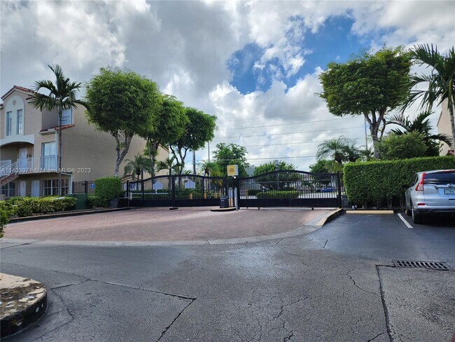 Foto del edificio - 670 NW 85th Pl