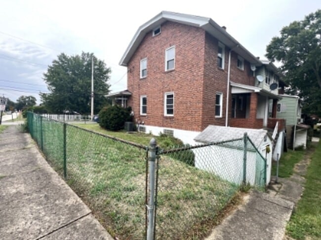 Building Photo - 453 Ohio Ave