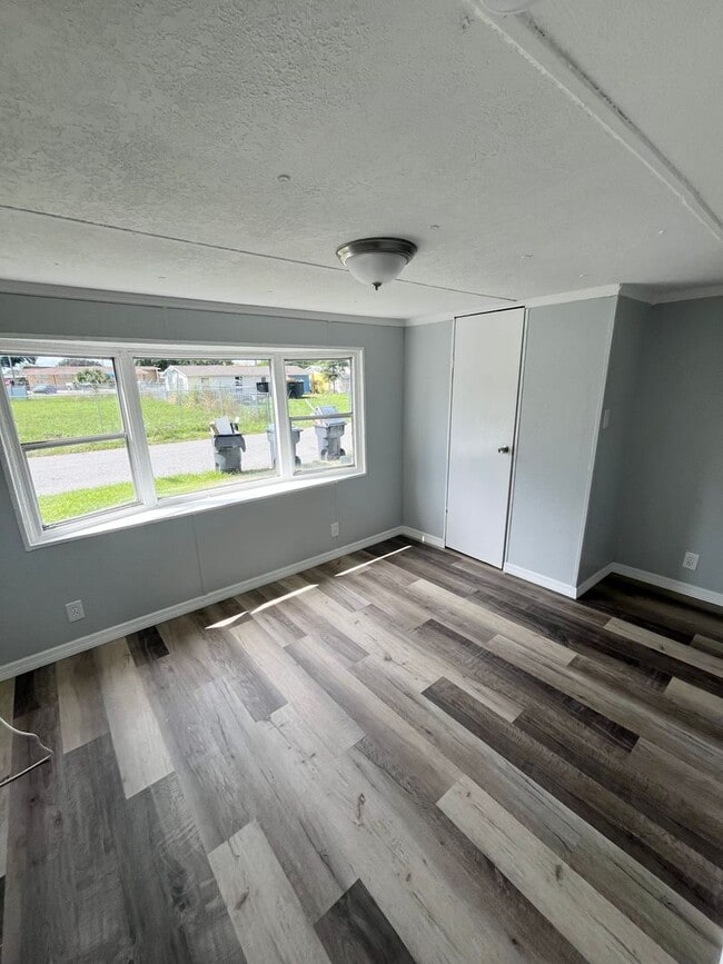 Building Photo - Newly Remodeled 2BR/1BA Auburndale Mobile ...