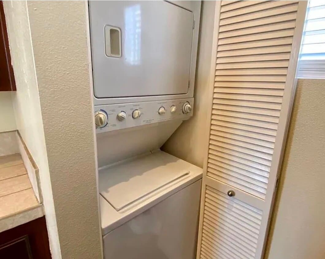 Foto del edificio - 1342 Serena Cir