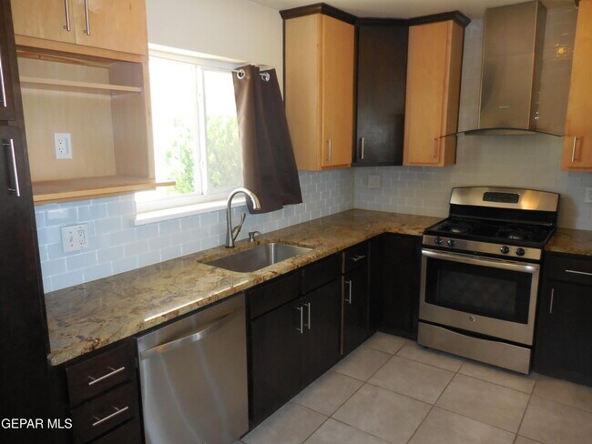 Foto del edificio - 112 Tobar Way