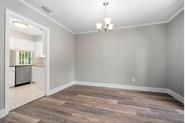Foto del edificio - 5405 Timberlane Dr