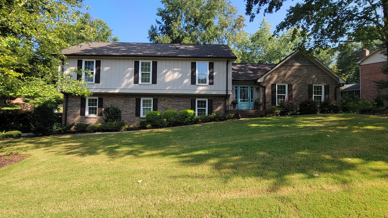 Foto principal - 4 bed, 2.5 Bath Home Available in Sugar Creek