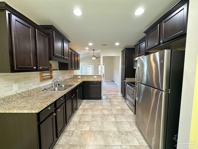 Building Photo - 5117 Teresa Dr