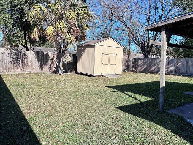 Foto del edificio - 1115 Shawnee St