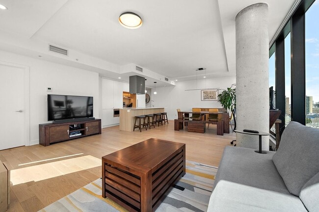 Building Photo - 1 Blvd. De Maisonneuve Ouest