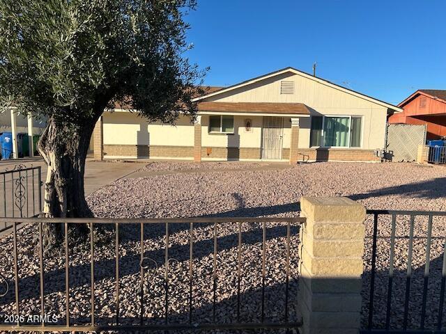 Building Photo - 1536 W Pueblo Ave