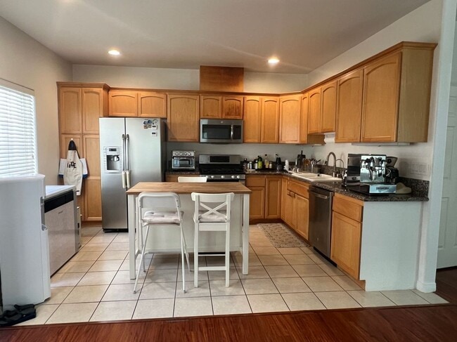Building Photo - 4516 Ramsdell Ave