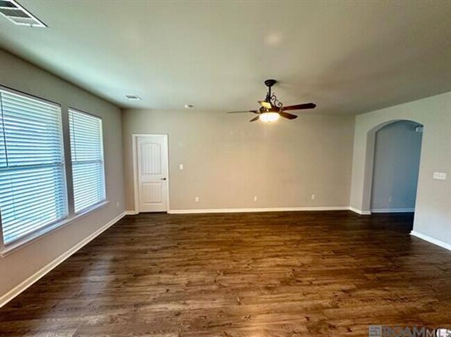 Foto del edificio - 39356 Legacy Lake Dr