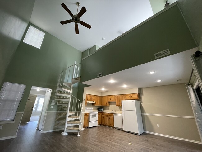 Modern Loft Architecture - 35 Summit Ct