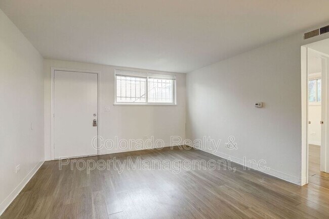 Foto del edificio - 5365 W 3rd Pl