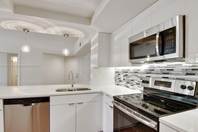 Foto del edificio - 3605 NE 207th St