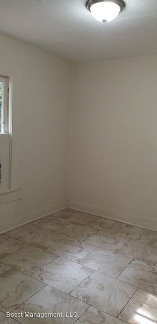 Foto del edificio - 3 br, 1 bath House - 548 Woodlawn St
